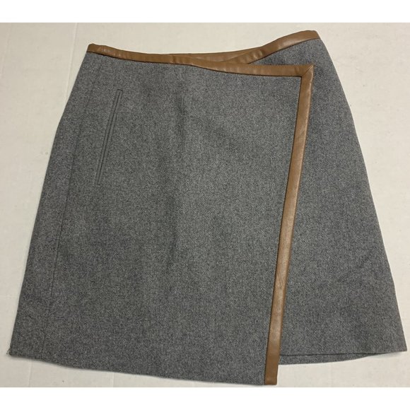 BOSS HUGO BOSS Stretch Gray Virgin Wool Wrap Skirt Brown Faux Leather Trim Sz 2 - Picture 1 of 7